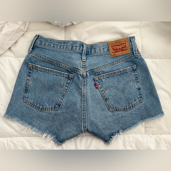 Levi shorts - w27 - Picture 3 of 3